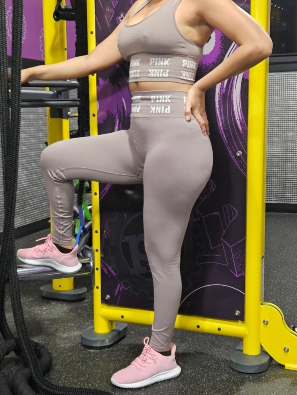 PINK Taupe Seamless Sports Bra & Leggings Set - Picture 2 of 6